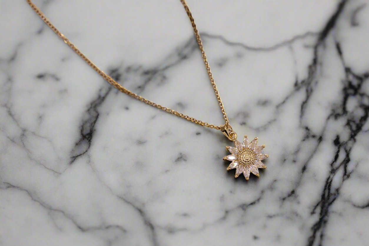 Turi Bloom Necklace - Gold
